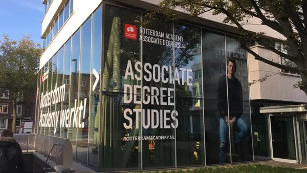 8300f4d59a324a208a9b0b25a6bfa6cd