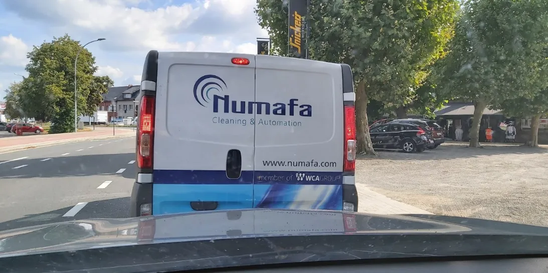 Numafa service bus onderweg