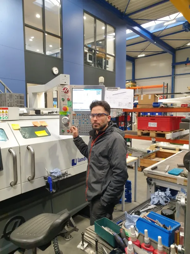 MPS Medewerker bij CNC machine