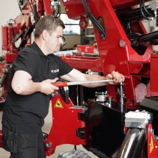 Dirk sleutelt aan machine_hoeflon