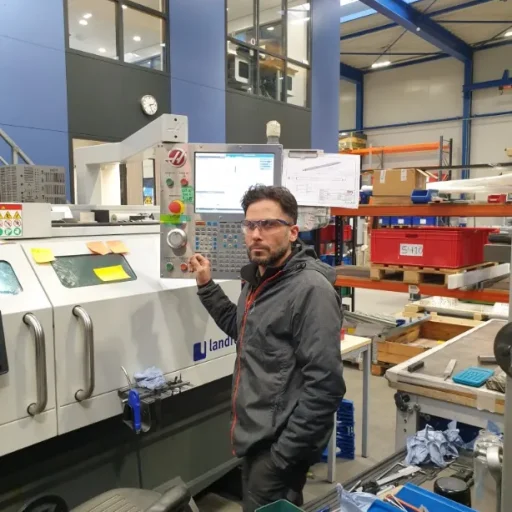 MPS Medewerker bij CNC machine