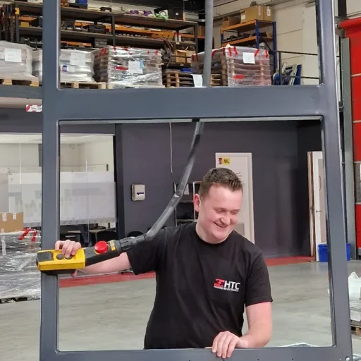 HTC blije medewerker in fabriek l