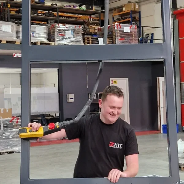 HTC blije medewerker in fabriek l